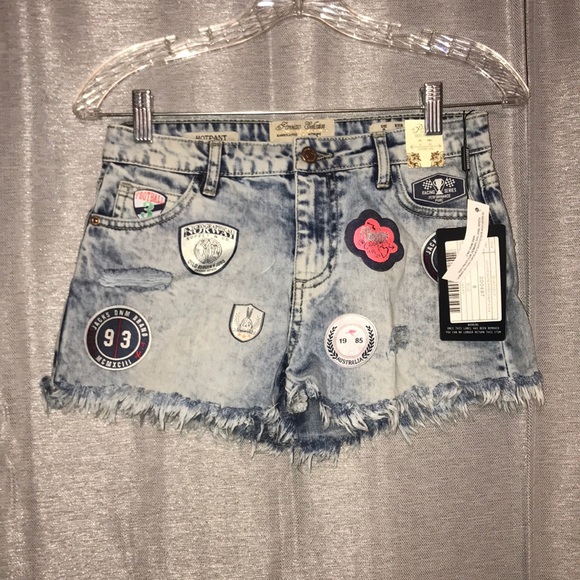 NWT Missguided Denim Patchwork Hotpants - Picture 2 of 5